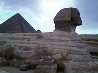 Пирамида Хеопса и Сфикс и питерский дождик
